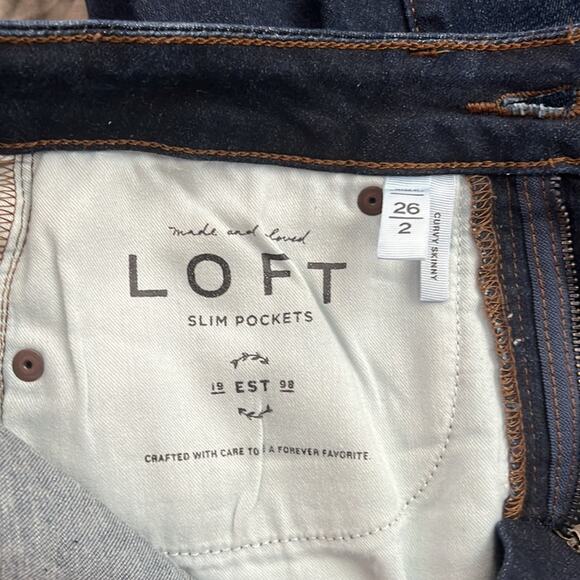 Loft sz 2/26 raw edge jeans NWOT - Picture 3 of 5